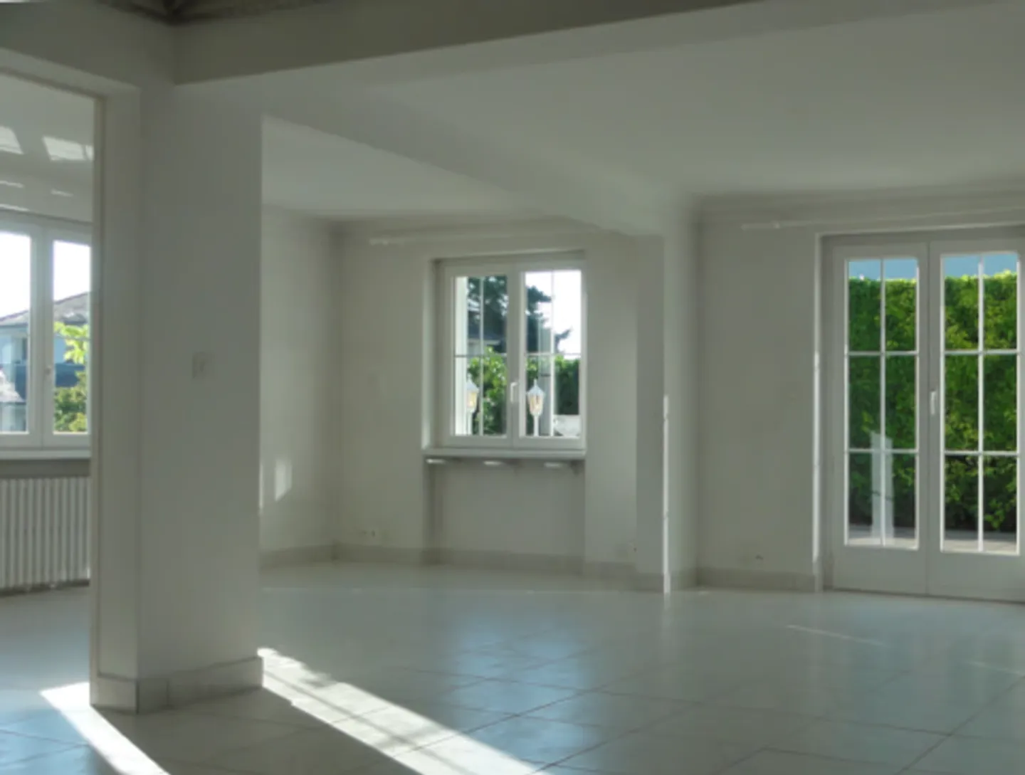 Great apartment, but limited to 1 year - Photo 3 of 6