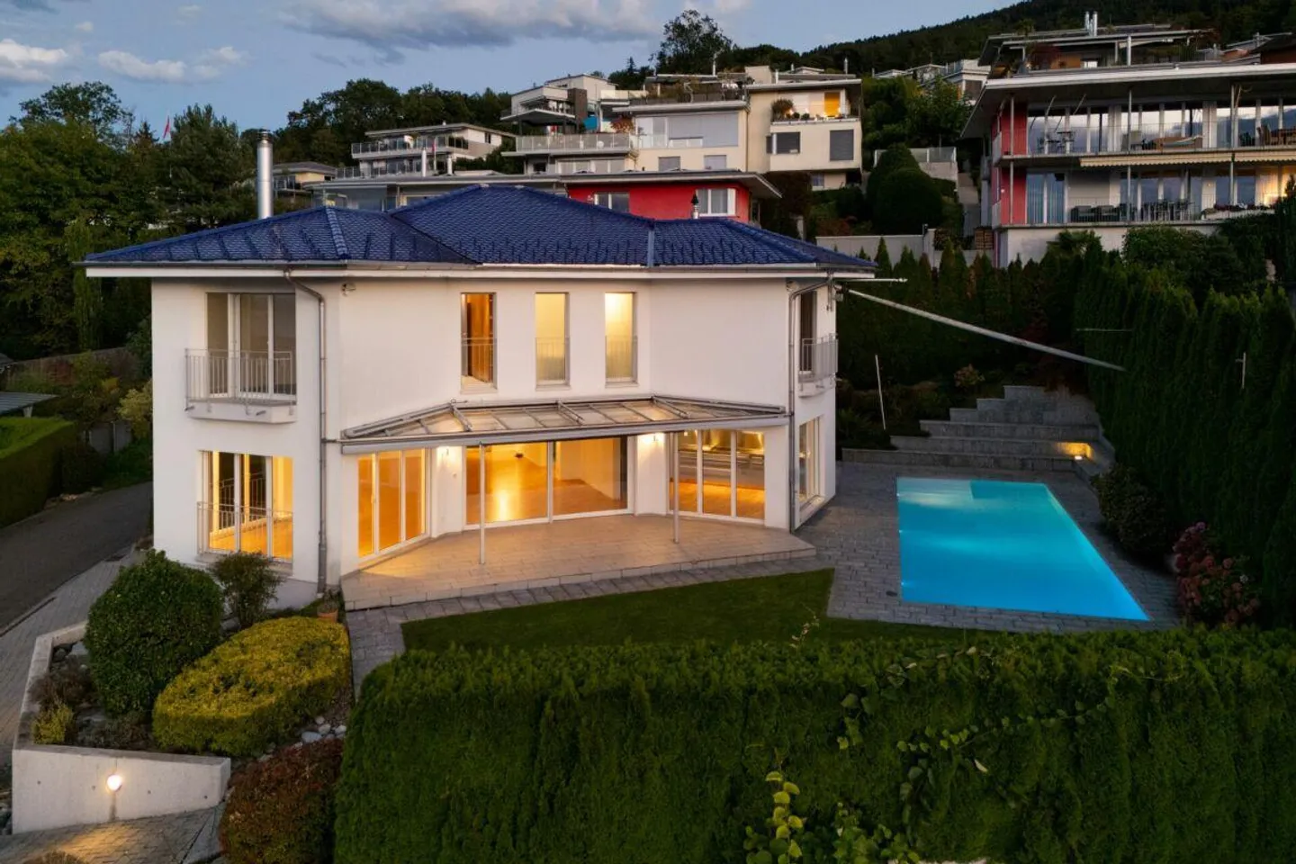 Villa con vista mozzafiato sul lago e piscina all'aperto - Foto 4 di 30