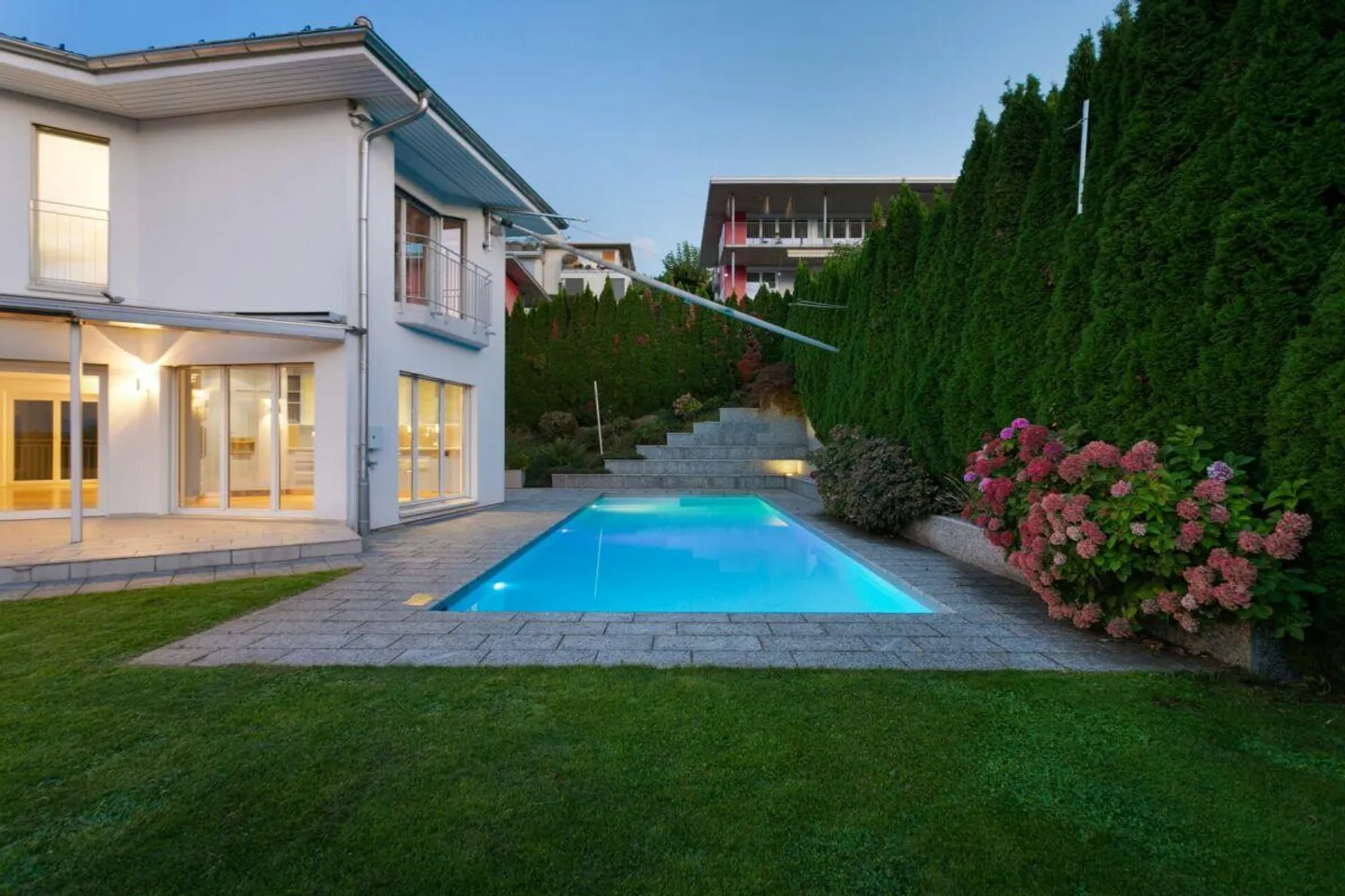Villa con vista mozzafiato sul lago e piscina all'aperto - Foto 5 di 30