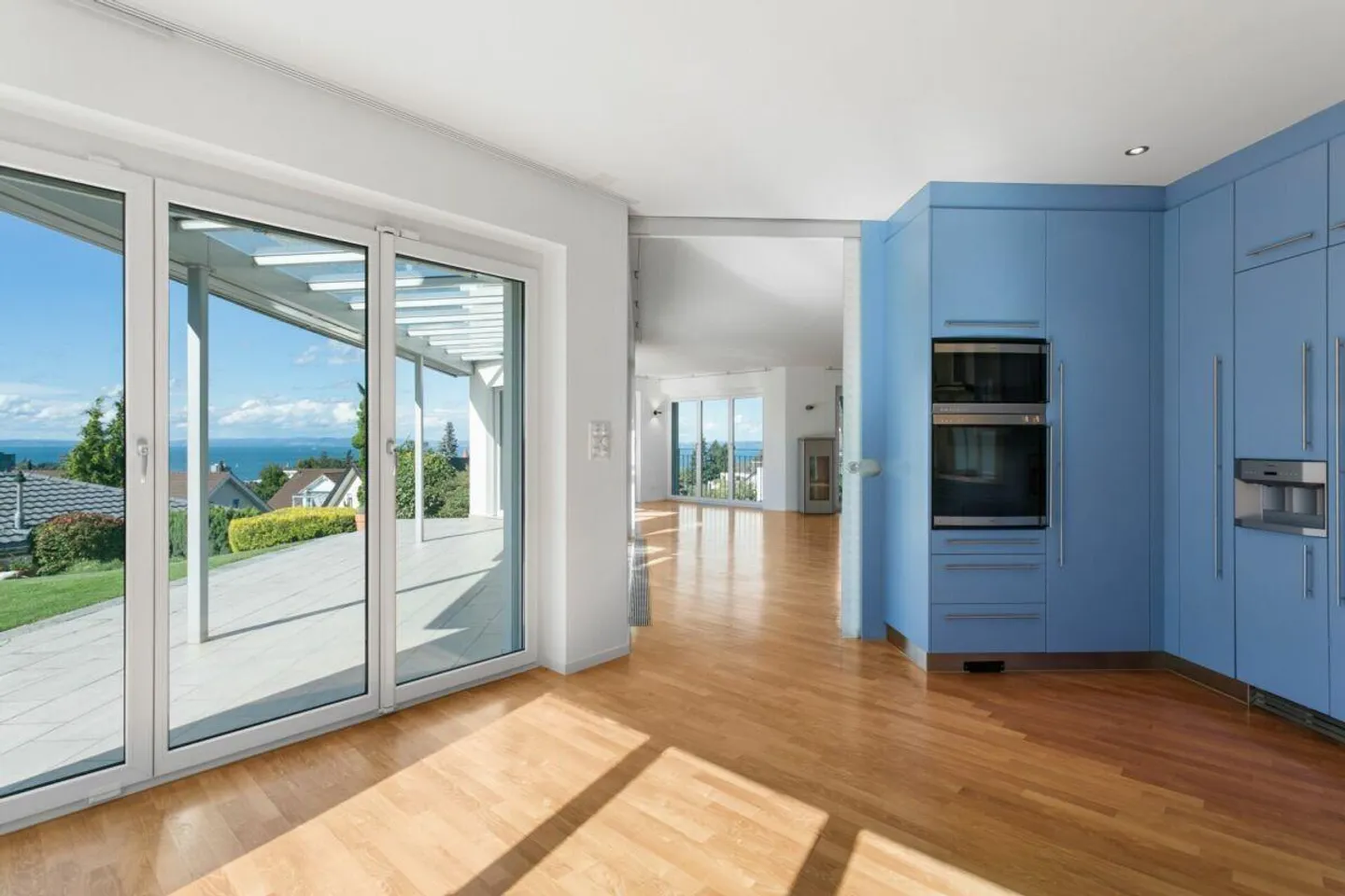 Villa con vista mozzafiato sul lago e piscina all'aperto - Foto 14 di 30