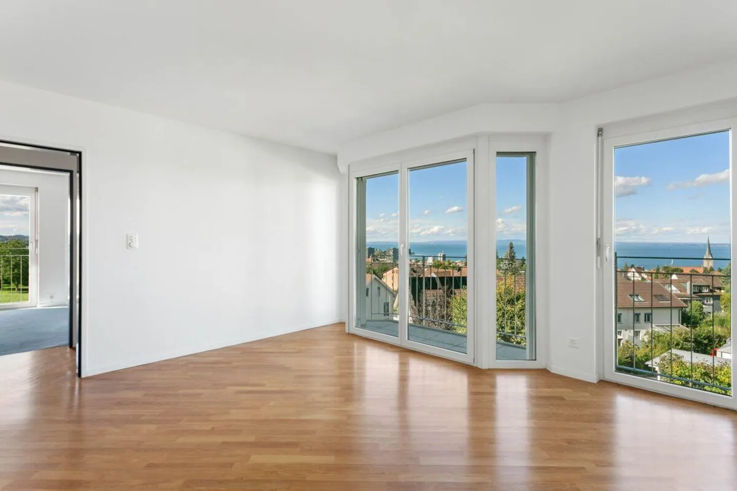 Villa con vista mozzafiato sul lago e piscina all'aperto - Foto 23 di 30