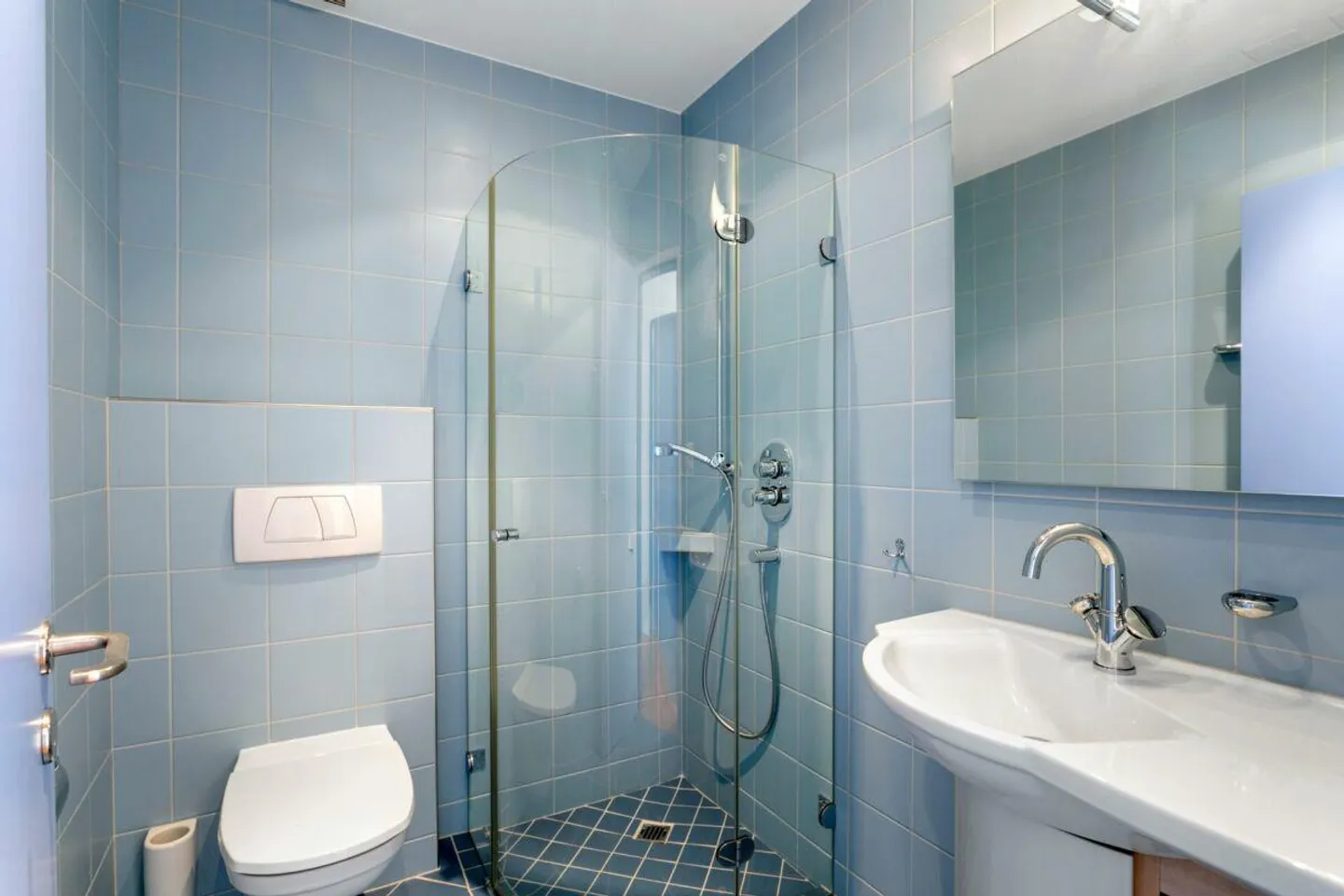 Villa con vista mozzafiato sul lago e piscina all'aperto - Foto 25 di 30