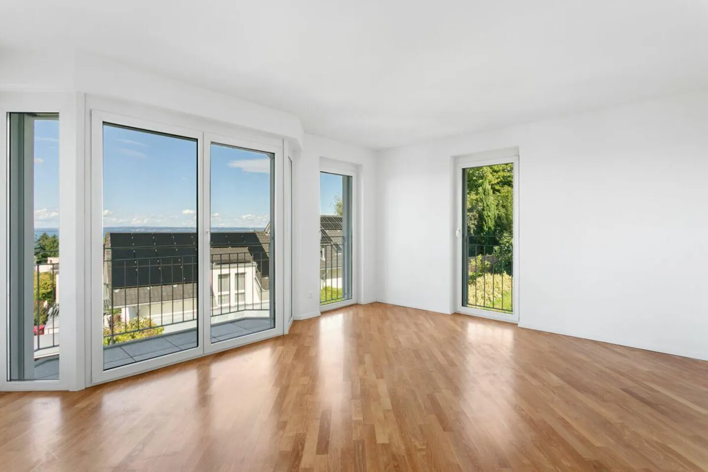 Villa con vista mozzafiato sul lago e piscina all'aperto - Foto 26 di 30