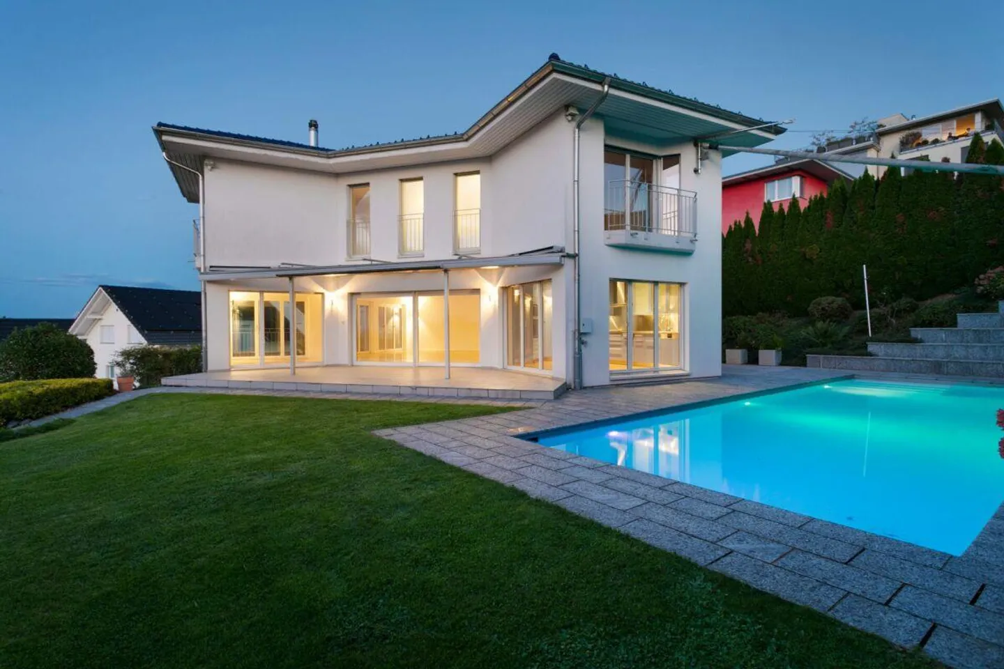 Villa con vista mozzafiato sul lago e piscina all'aperto - Foto 30 di 30