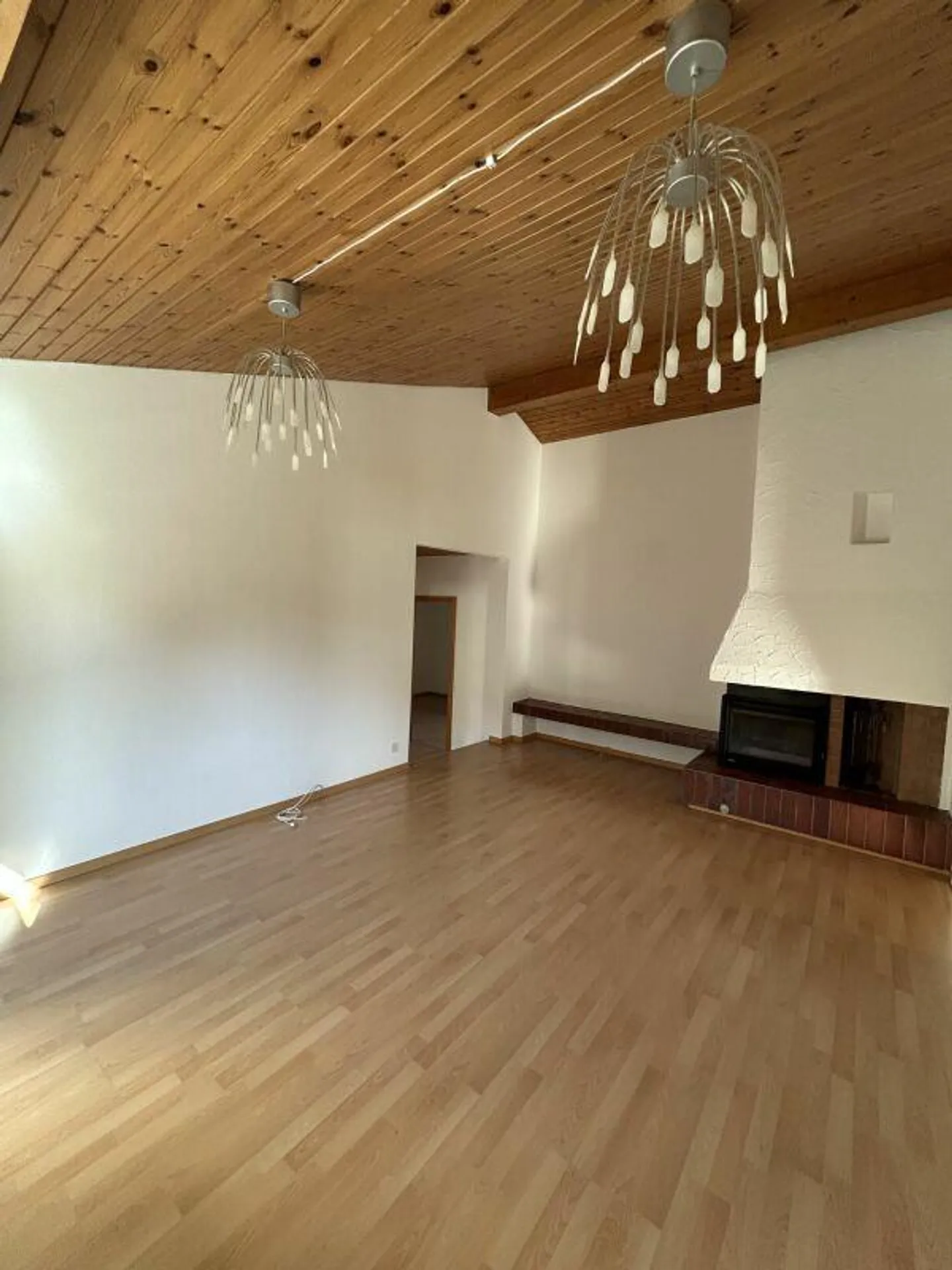 Spacious 4.5 Room Apartment - Photo 5 of 10