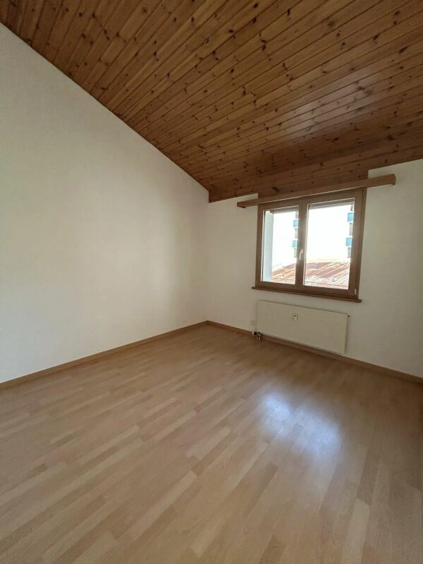 Spacious 4.5 Room Apartment - Photo 8 of 10