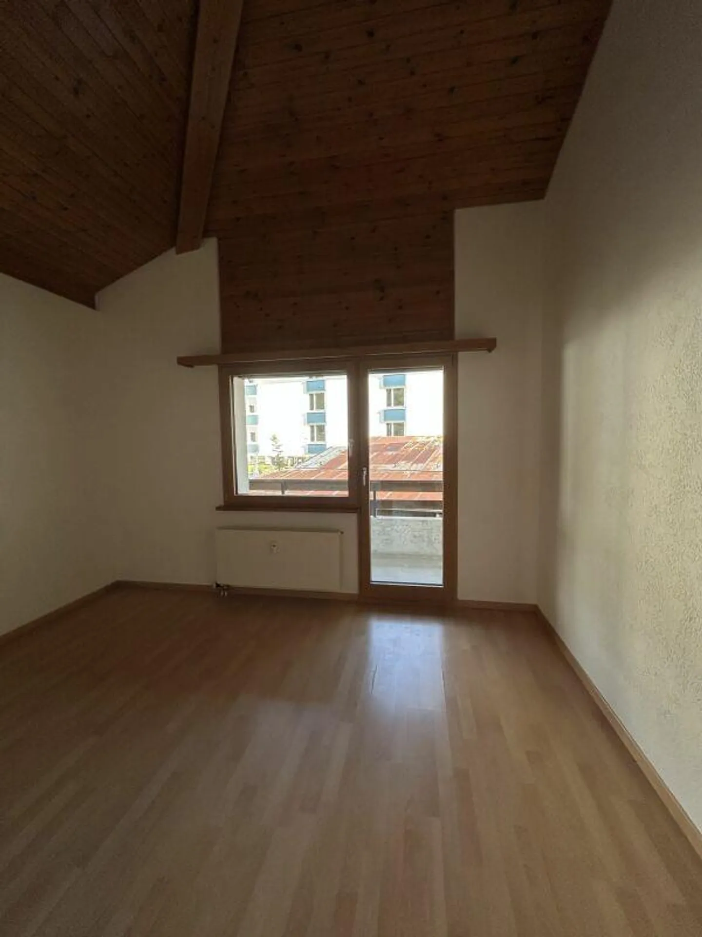 Spacious 4.5 Room Apartment - Photo 7 of 10