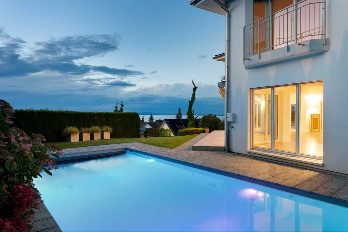 Villa con vista mozzafiato sul lago e piscina all'aperto - Foto 20 di 30