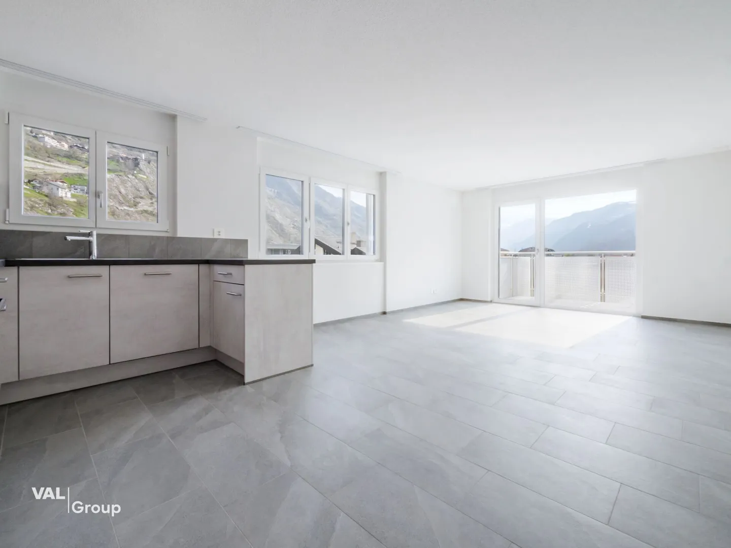 Appartement neuf exclusif de 3,5 pièces au dernier étage - lumineux et de haute qualité - Photo 1 sur 13
