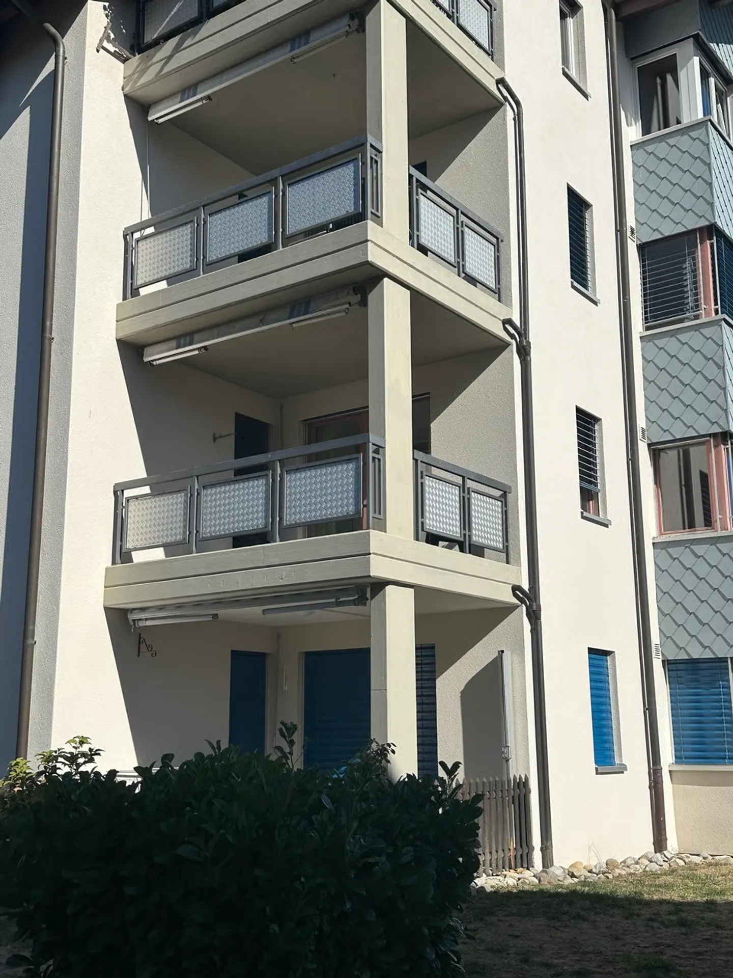 COURTEPIN 2,5 PCES DE 61,4M², BALCON COUVERT, PARKING SOUTERRAIN, CAVE - Foto 1 von 8