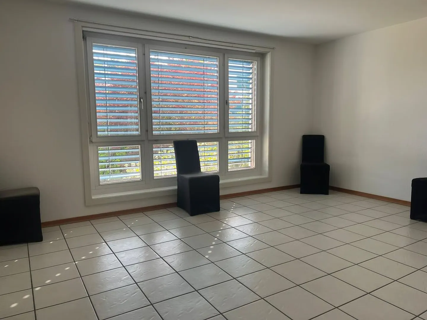 COURTEPIN 2,5 PCES DE 61,4M², BALCON COUVERT, PARKING SOUTERRAIN, CAVE - Foto 2 von 8
