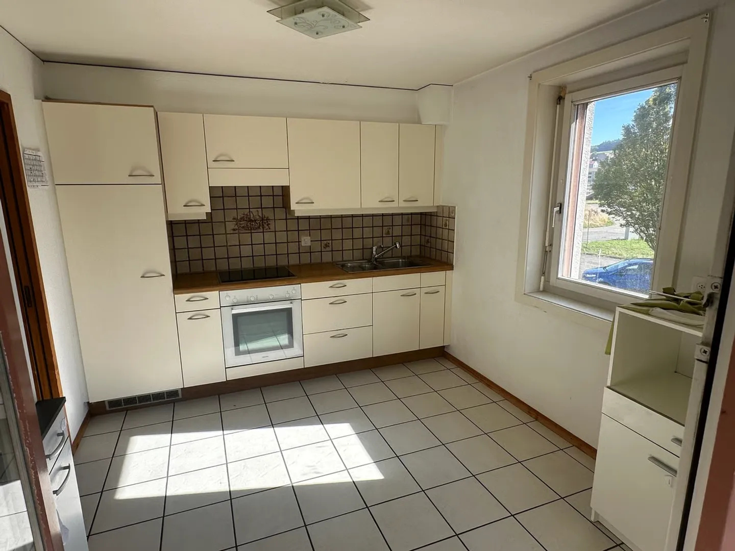 COURTEPIN 2,5 PCES DE 61,4M², BALCON COUVERT, PARKING SOUTERRAIN, CAVE - Foto 4 von 8