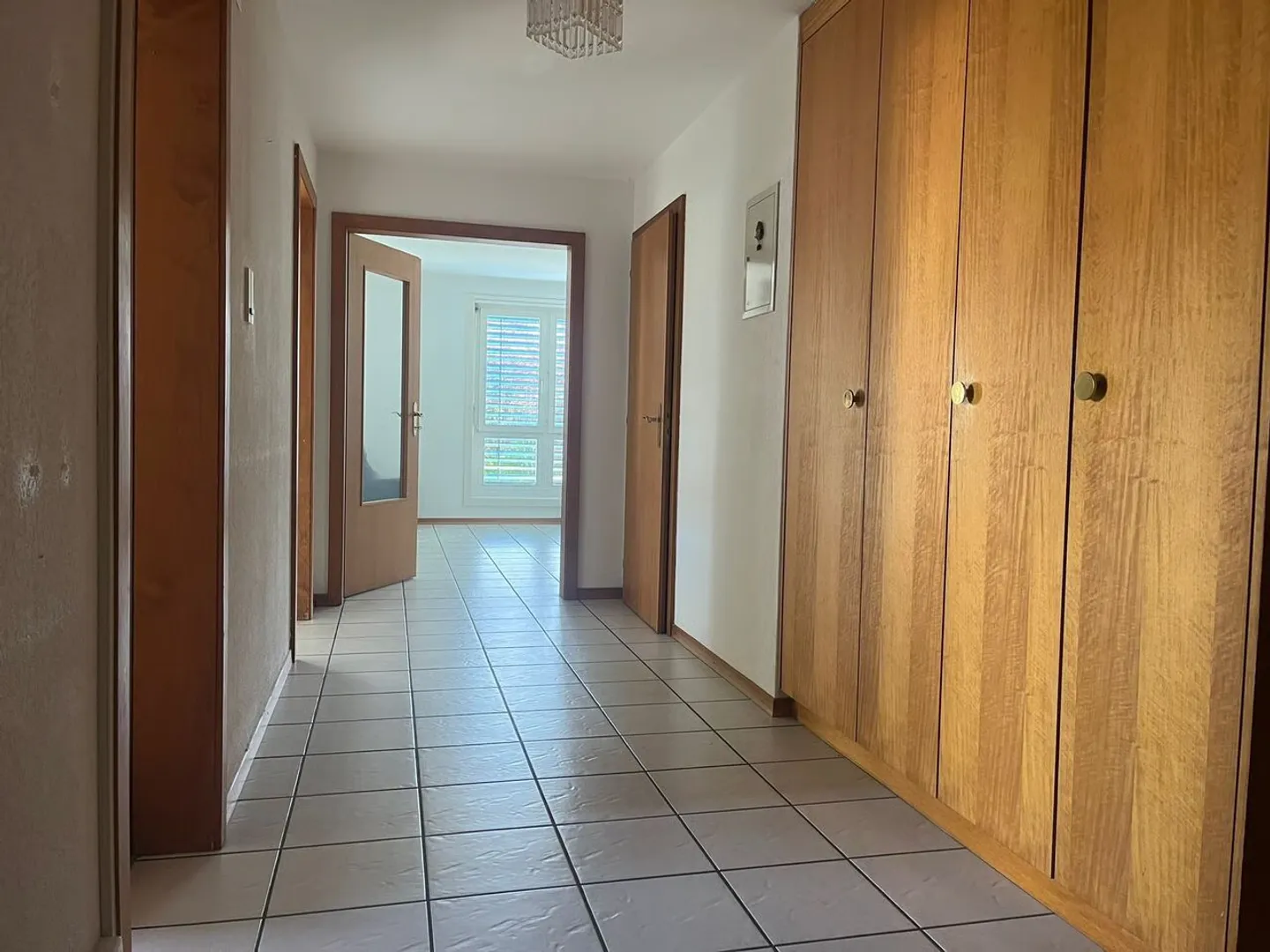 COURTEPIN 2,5 PCES DE 61,4M², BALCON COUVERT, PARKING SOUTERRAIN, CAVE - Foto 5 von 8