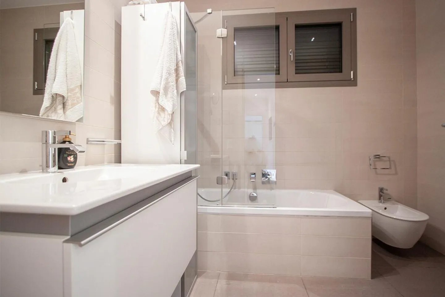 Appartamento moderno con vista lago - Foto 11 di 12