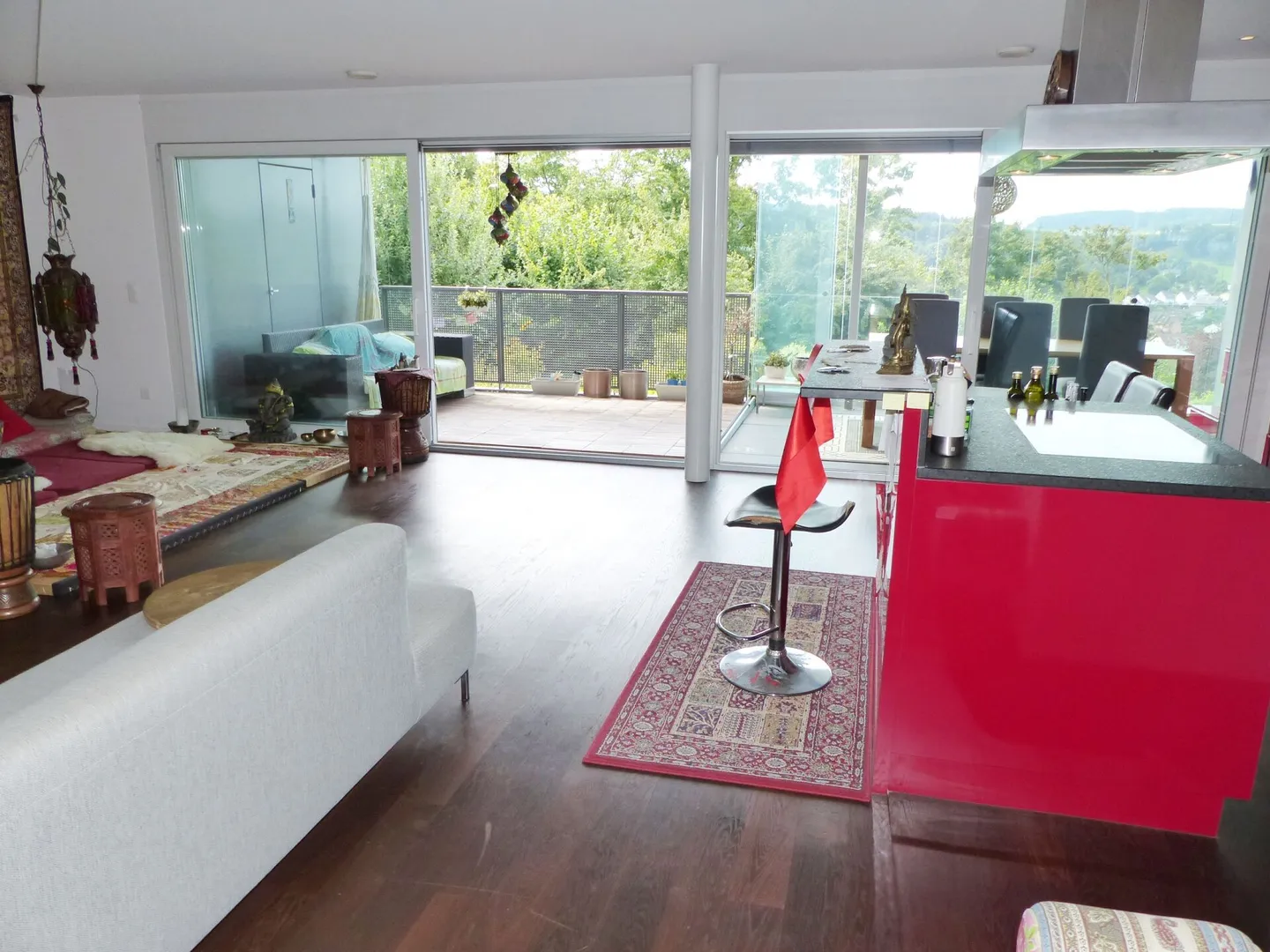 Condominio moderno e di alta qualità di 3,5 stanze in una posizione privilegiata - Foto 2 di 18