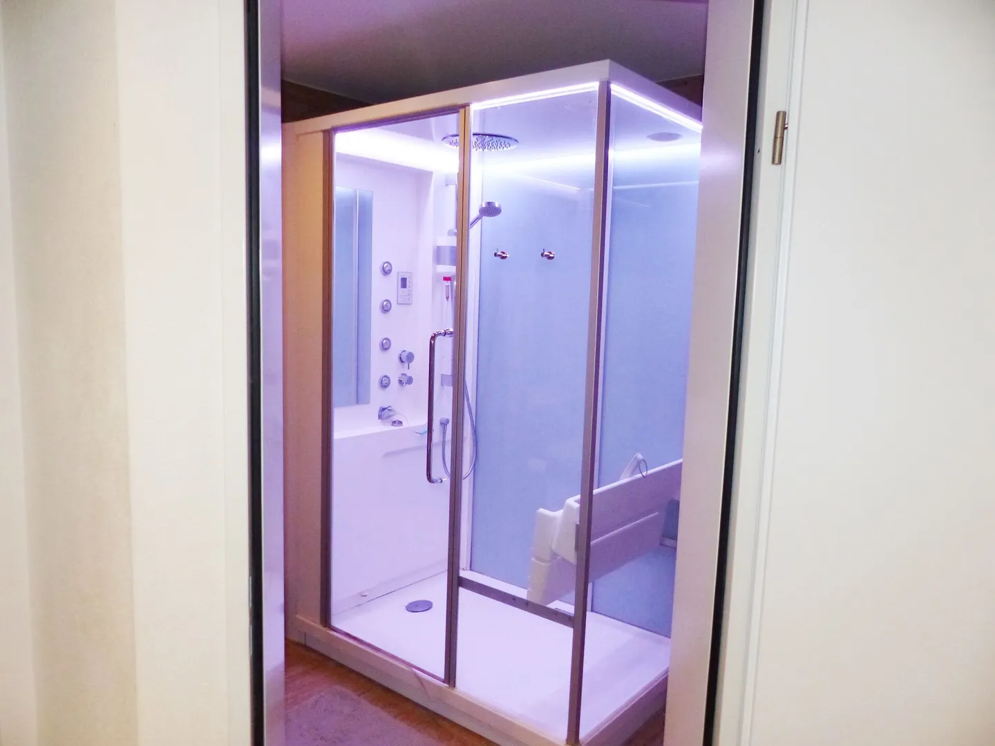 Condominio moderno e di alta qualità di 3,5 stanze in una posizione privilegiata - Foto 13 di 18