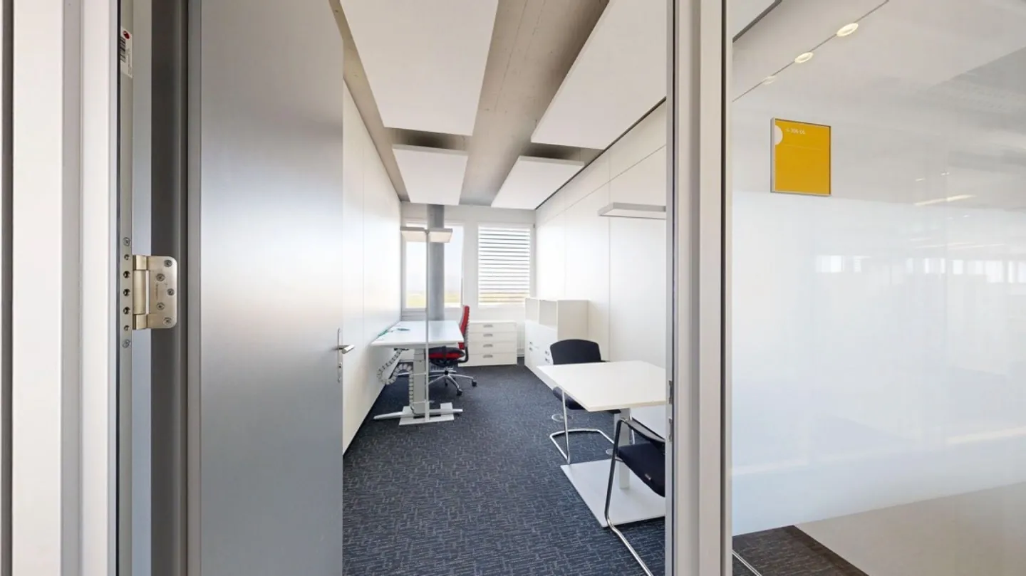 904 m2 Commercial/Office Space - Photo 8 of 13