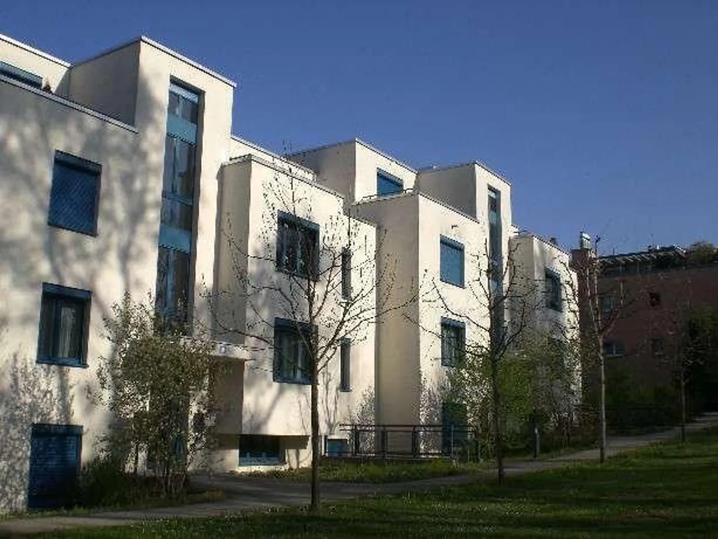 Appartement moderne et calme dans la verdure, limité jusqu'au 30.06.2028 - Photo 1 sur 5