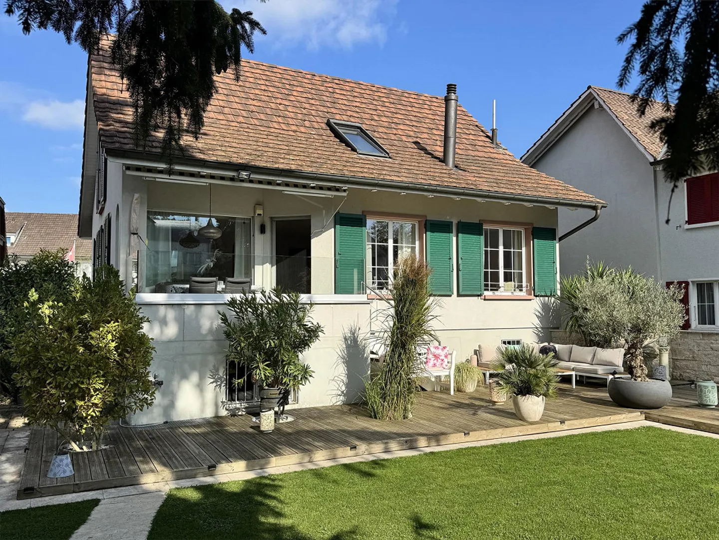 Standard Élevé - Une Oasis de Calme au Cœur du Village - Photo 2 sur 17