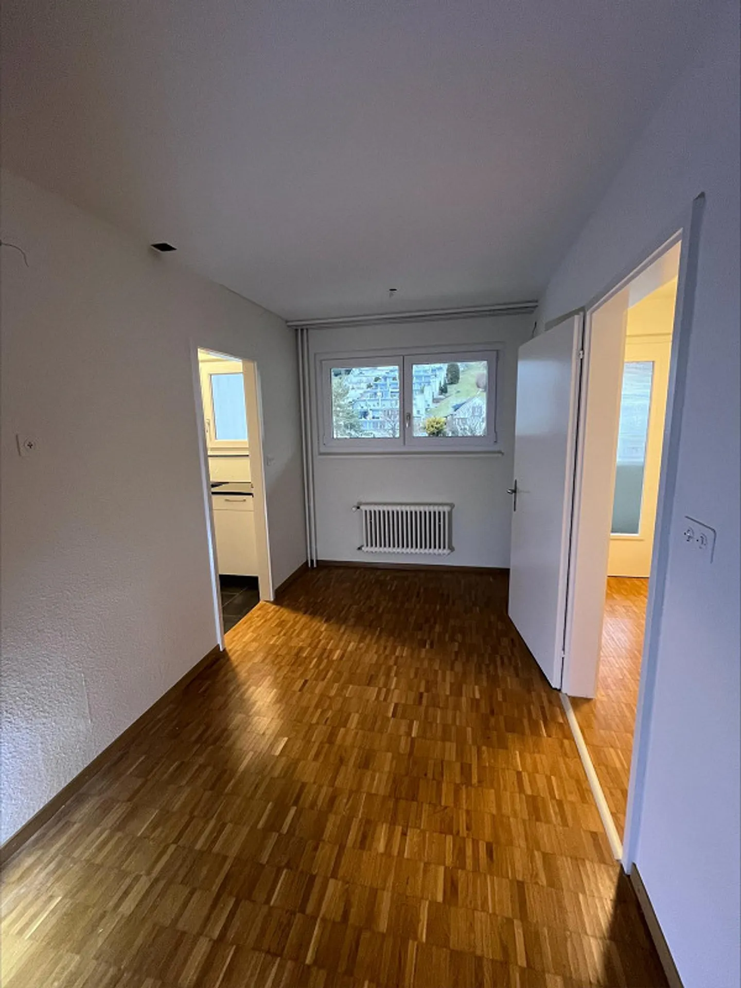 Appartamento accogliente di 3,5 stanze con una nuova cucina moderna - Foto 5 di 12