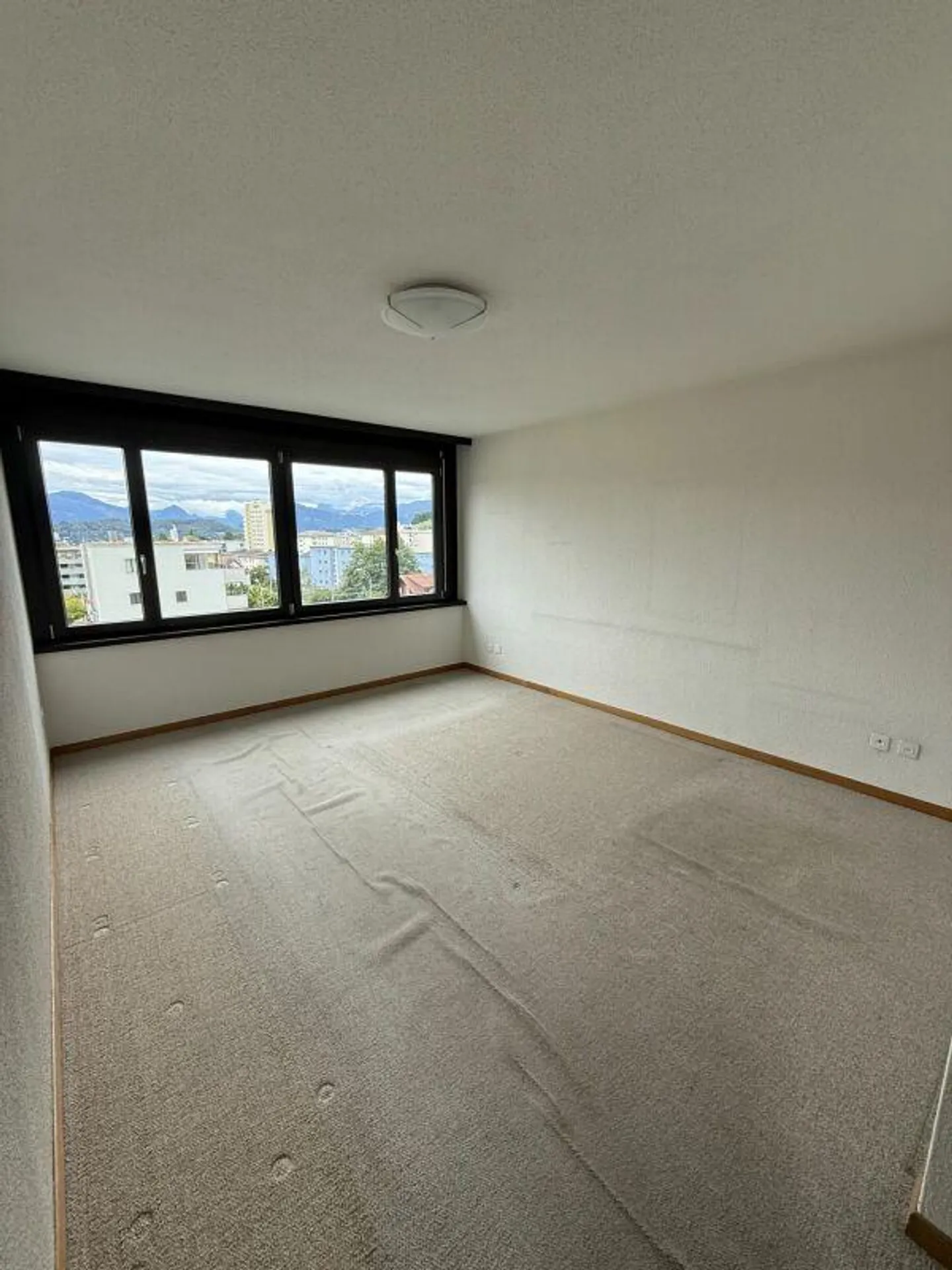 Looking for a temporary home? - Photo 8 of 16