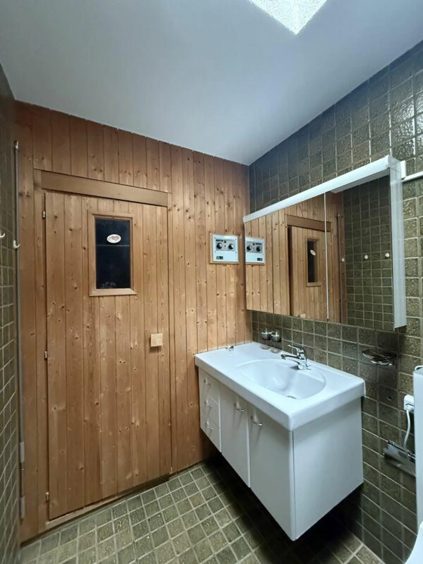 Looking for a temporary home? - Photo 10 of 16