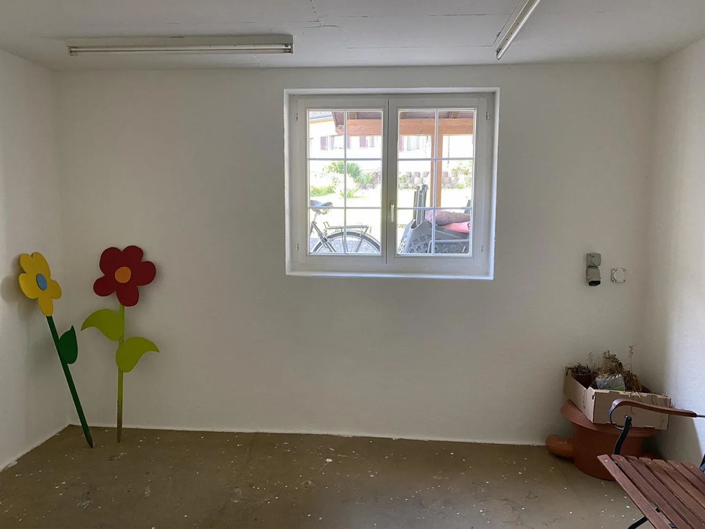 Large and Bright Hobby Room / Storage Room on the Ground Floor - Photo 7 of 10