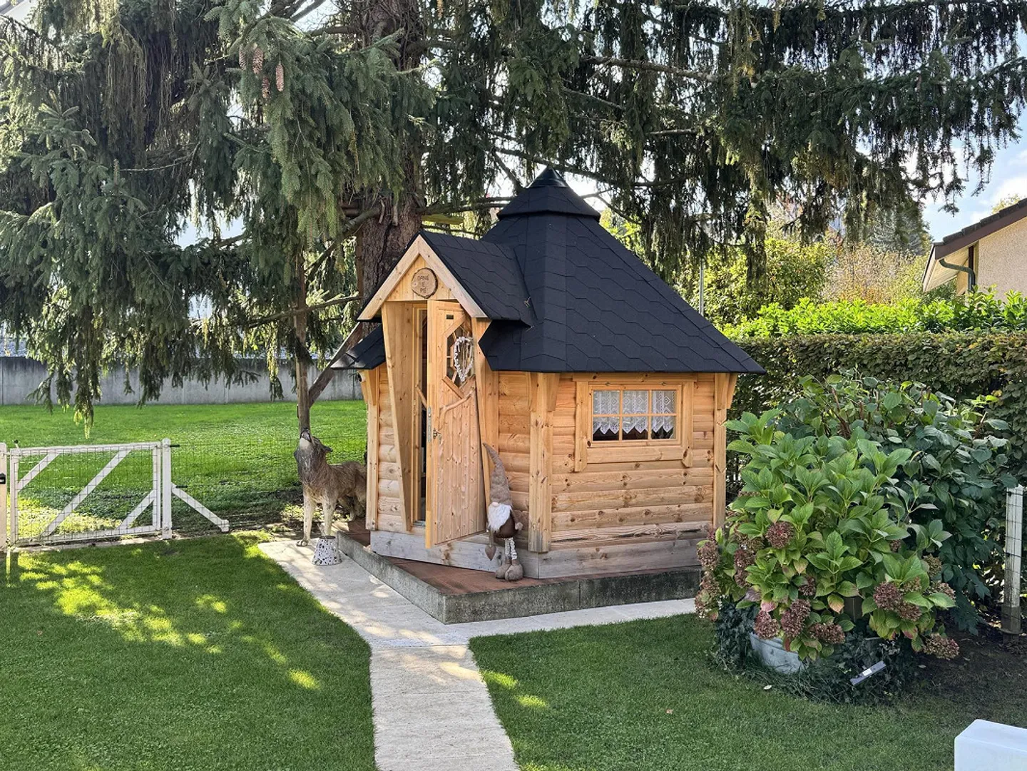 Standard Élevé - Une Oasis de Calme au Cœur du Village - Photo 4 sur 17