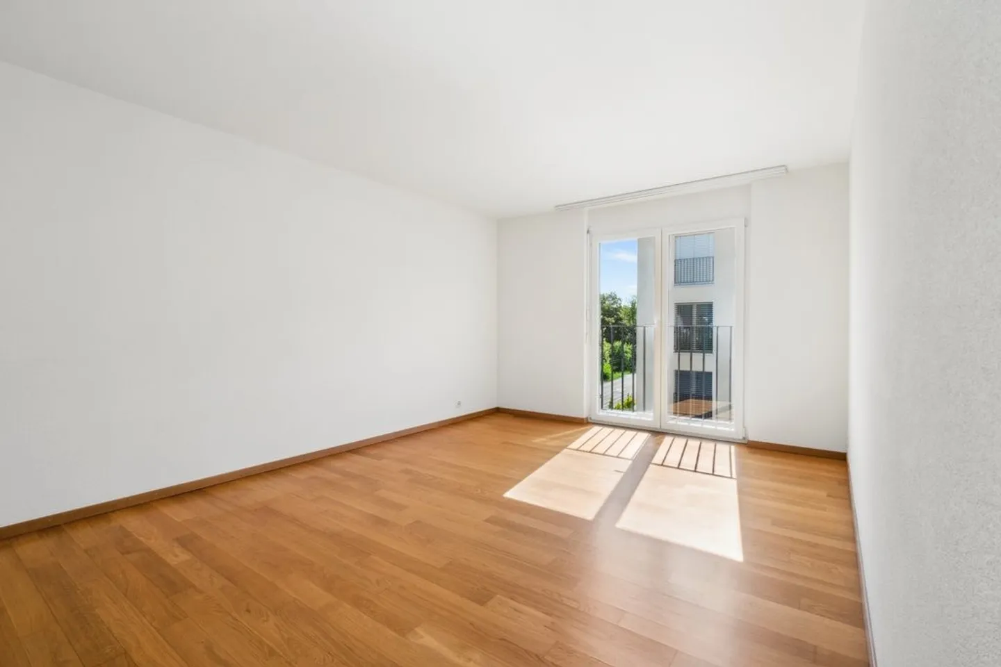 Modern 3.5-Room Apartment - Photo 4 of 9