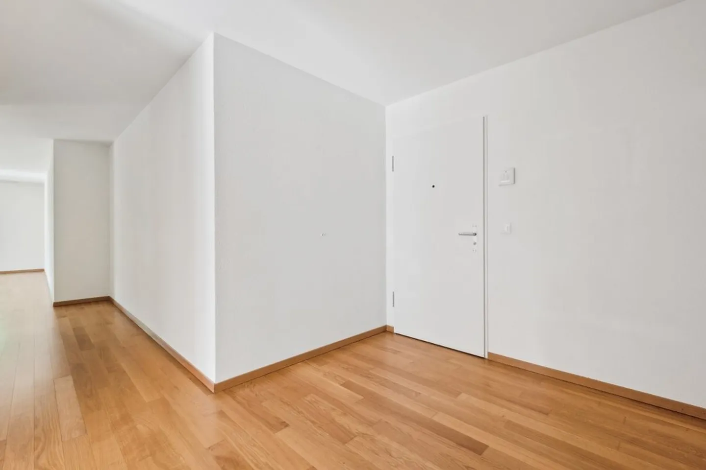Modern 3.5-Room Apartment - Photo 5 of 9