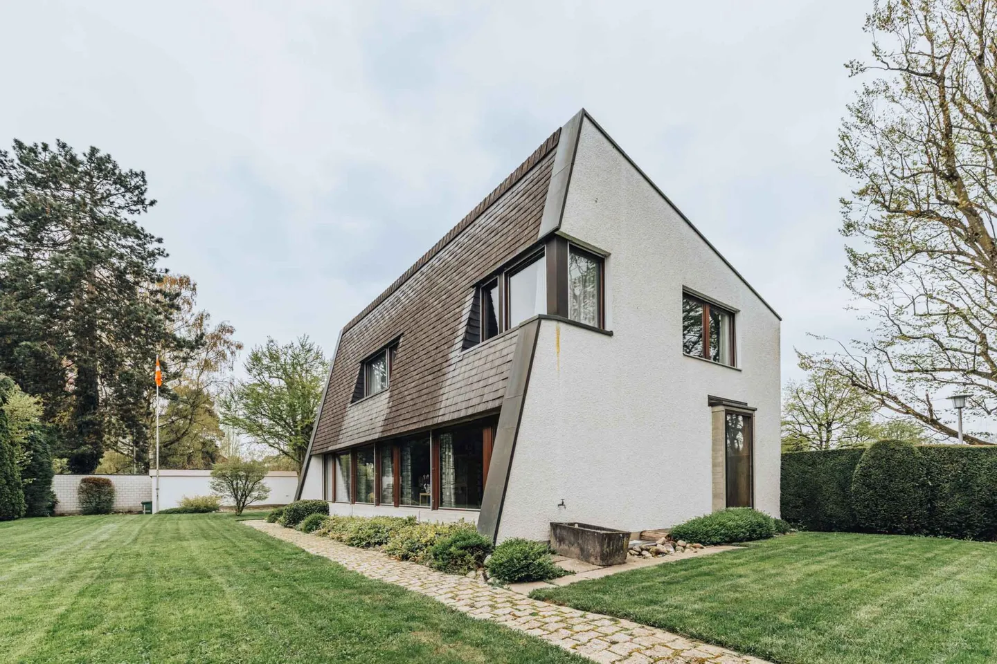 6 Room Architect House in Kreuzfeld - Photo 1 of 16