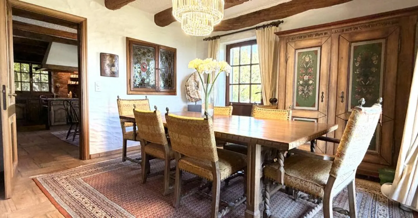 Charming Family Home with Lake View - Photo 6 of 7