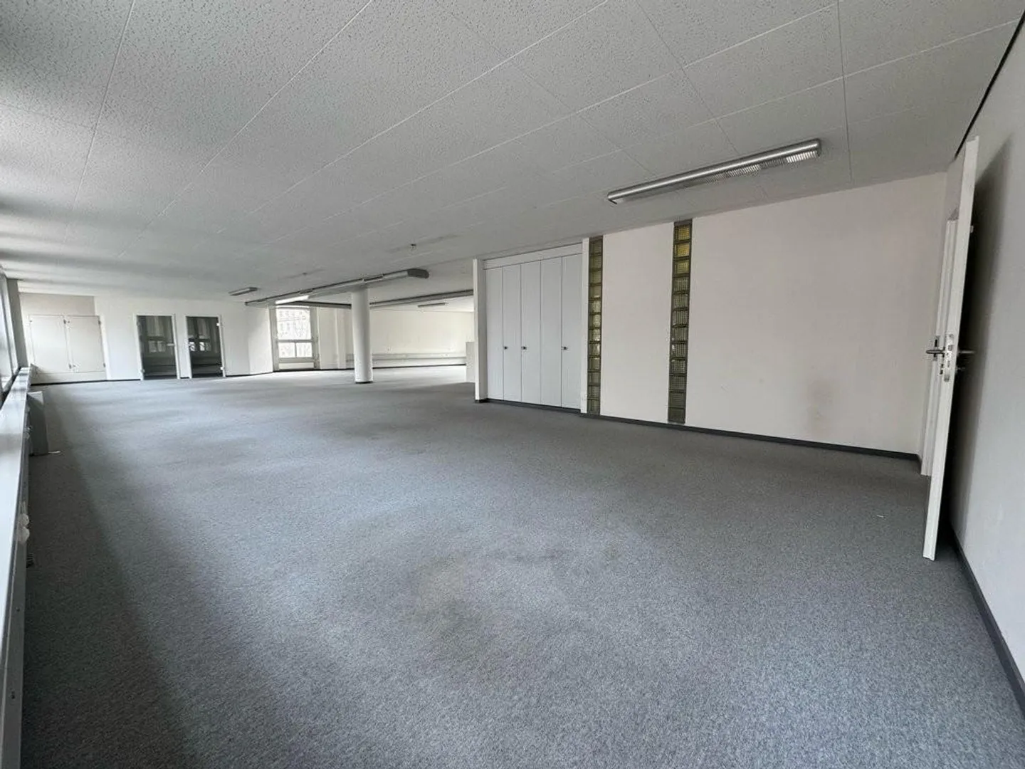 Attraktives Büro im 2. Stock - Sofort verfügbar! - Foto 2 von 7