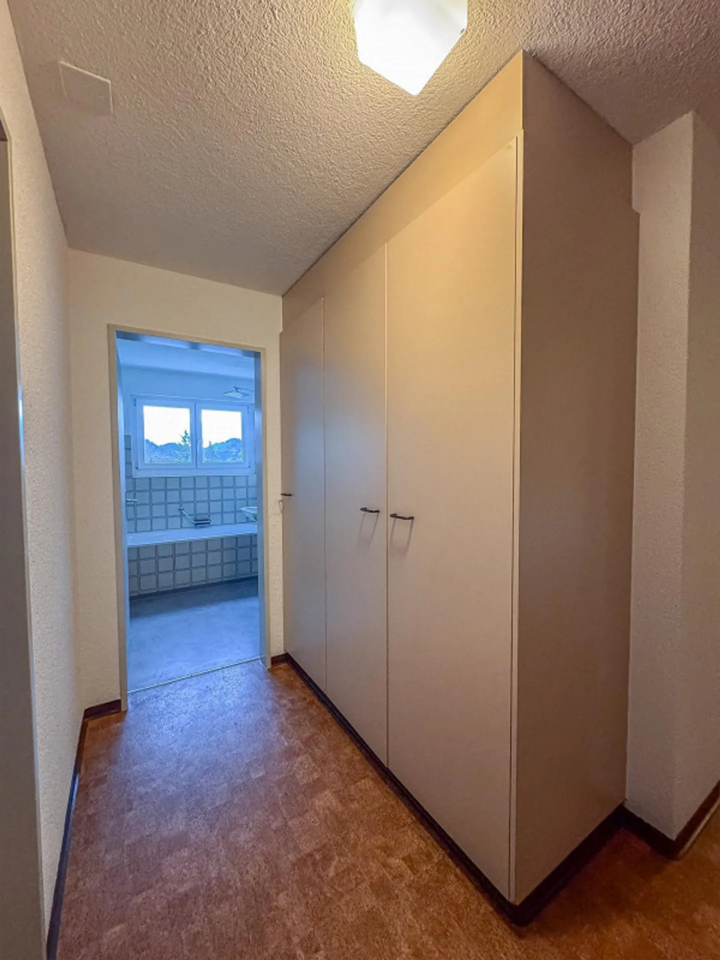 Charmante 4.5-Zimmerwohnung mit gemütlichem Sitzplatz - Foto 9 von 14