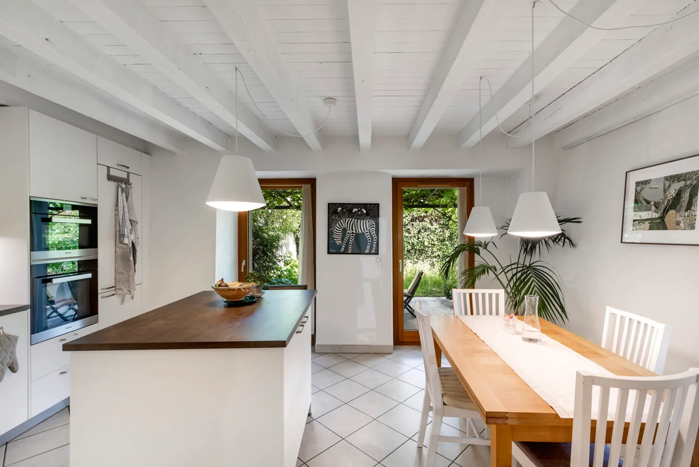 Schönes Haus mit 4 Zimmern - Foto 1 von 6