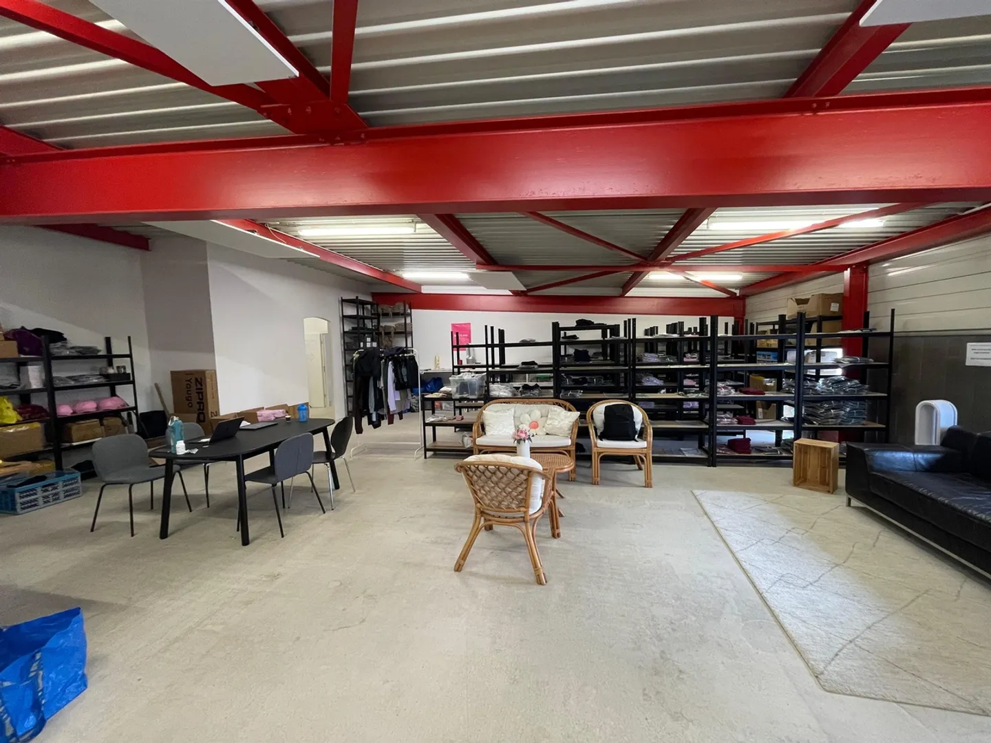 Spacious studio in commercial building in Gretzenbach 173m² - Photo 1 of 2