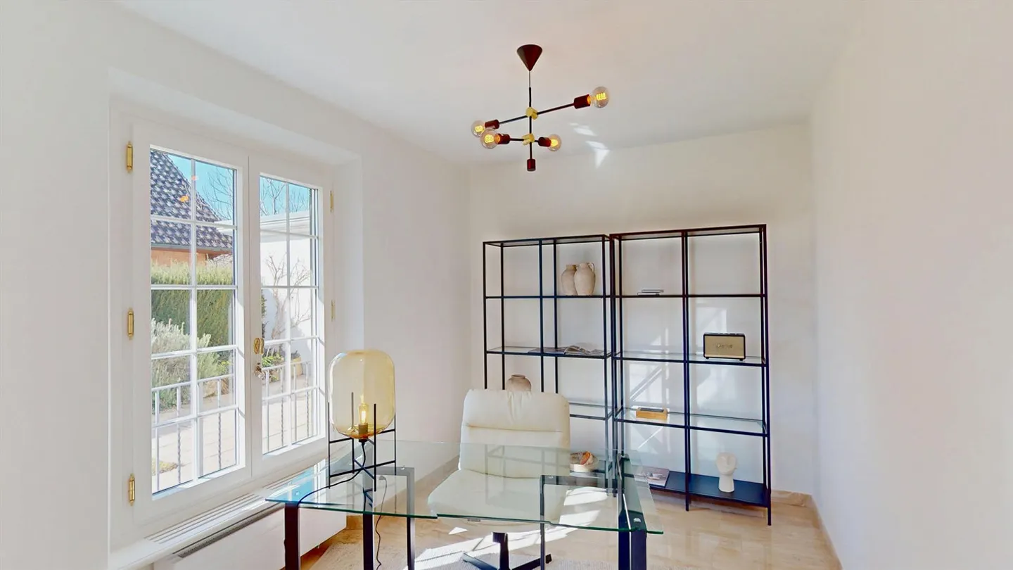 Maison de campagne idyllique avec vue panoramique, grand jardin et garage à Lupsingen - Photo 4 sur 14