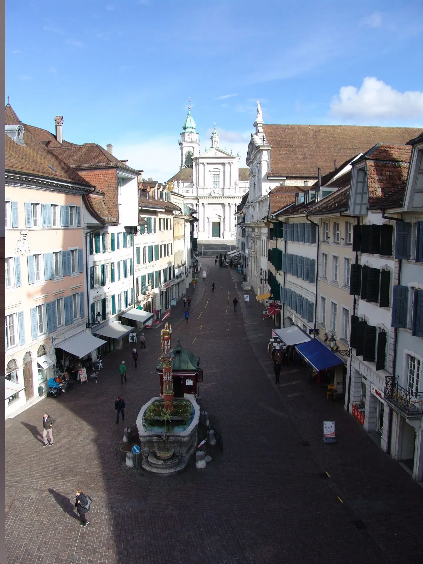 Appartamento con vista sulla cattedrale di St. Ursen - Foto 11 di 12