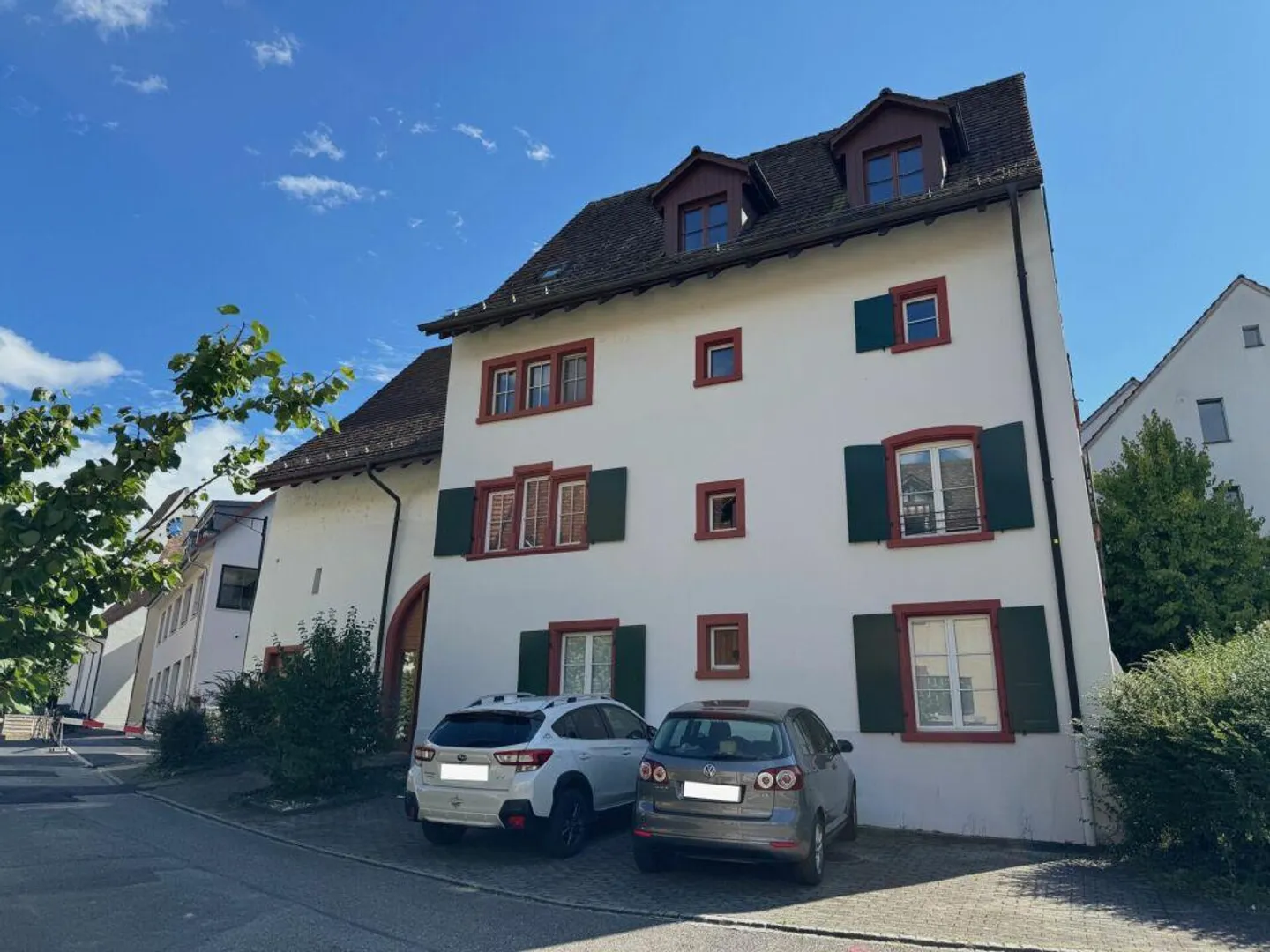 Leben in einem denkmalgeschütztem Gebäude im Ortskern - Foto 1 von 12