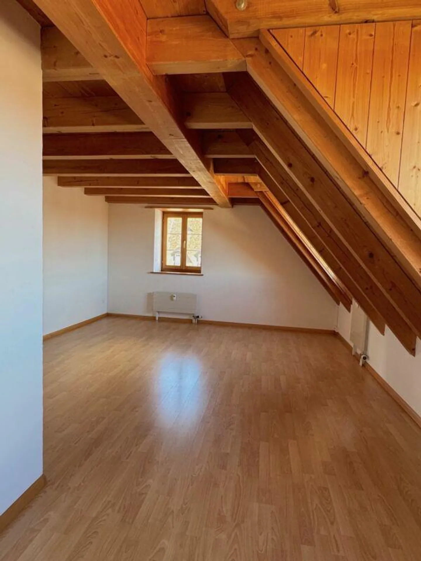 Leben in einem denkmalgeschütztem Gebäude im Ortskern - Foto 6 von 12