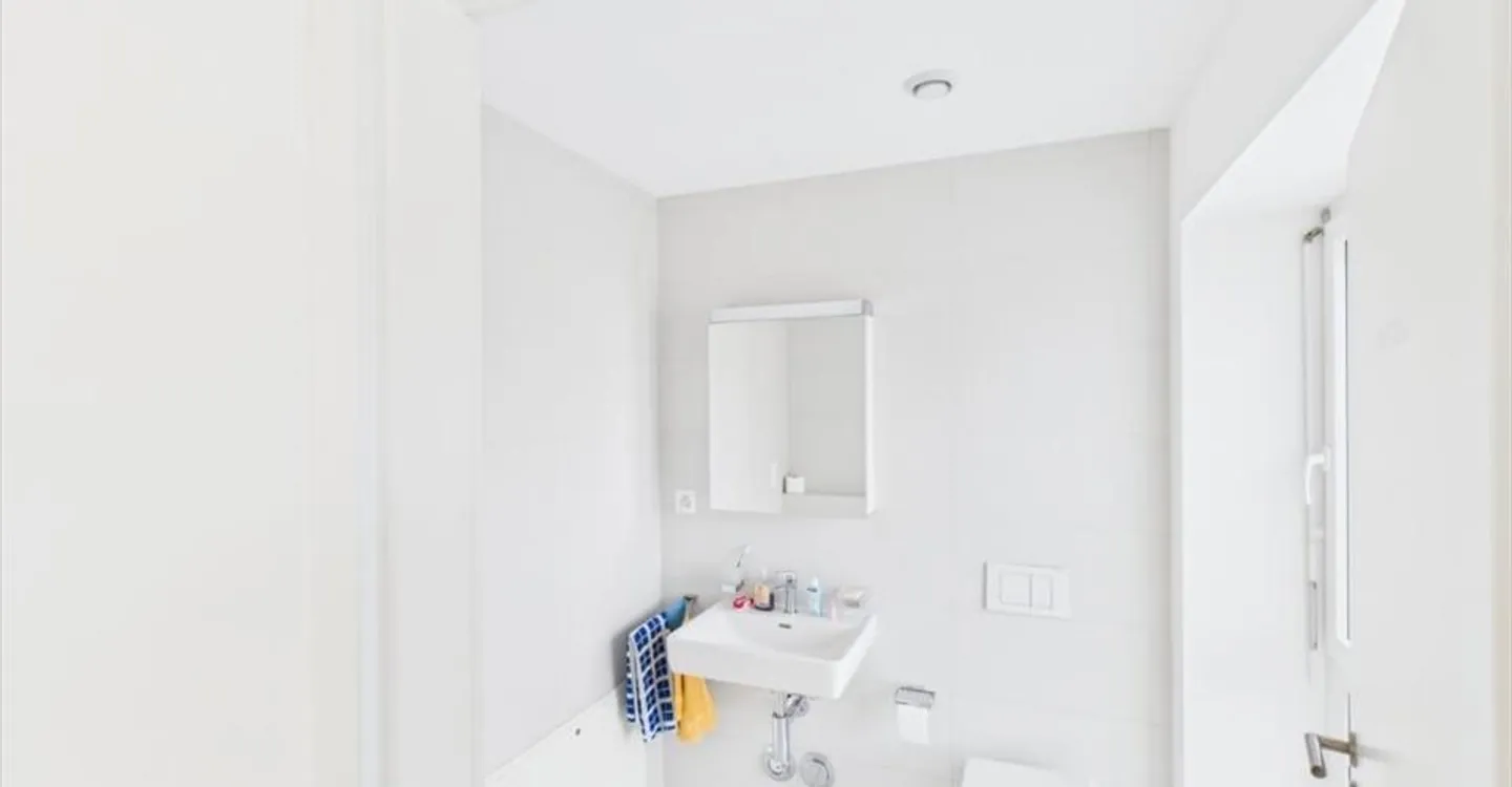 Office space for rent - Photo 2 of 7