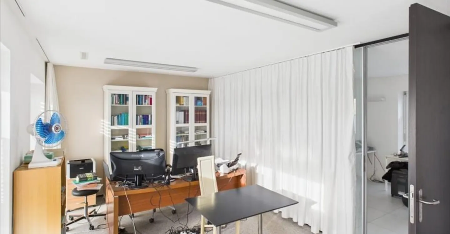 Office space for rent - Photo 3 of 7