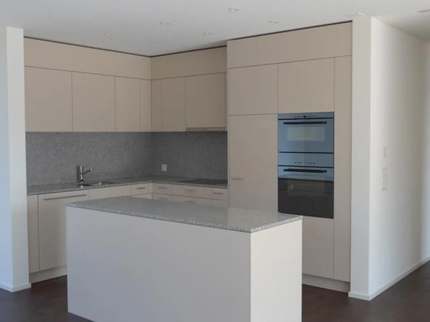 Belle moderne appartement de 4.5 pièces au cœur de la ville de Zug - Photo 3 sur 11