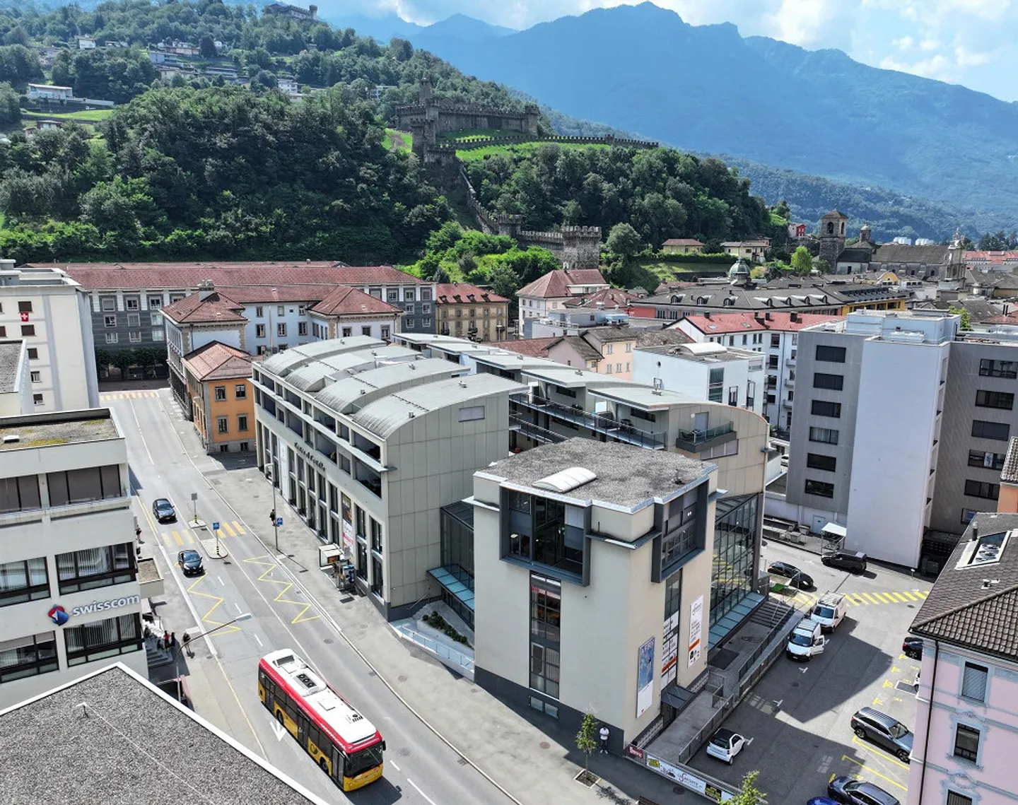 Bureau de 375 m² – Prestige et fonctionnalité à Bellinzone - Photo 1 sur 9