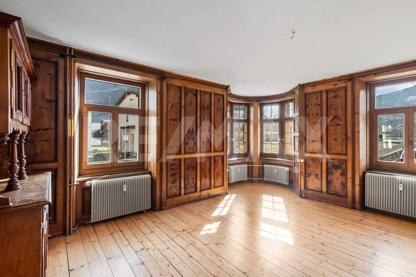 Maison historique à trois familles avec charme et potentiel - Photo 1 sur 13