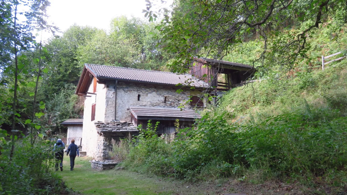 Maison romantique de 3 pièces à Rossura en tant que résidence de vacances - Photo 3 sur 16