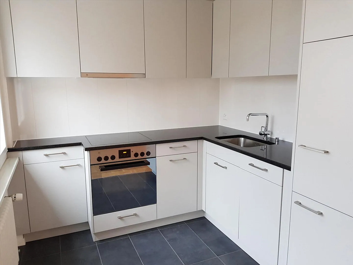 Renovated apartment with lake view - Photo 3 of 5