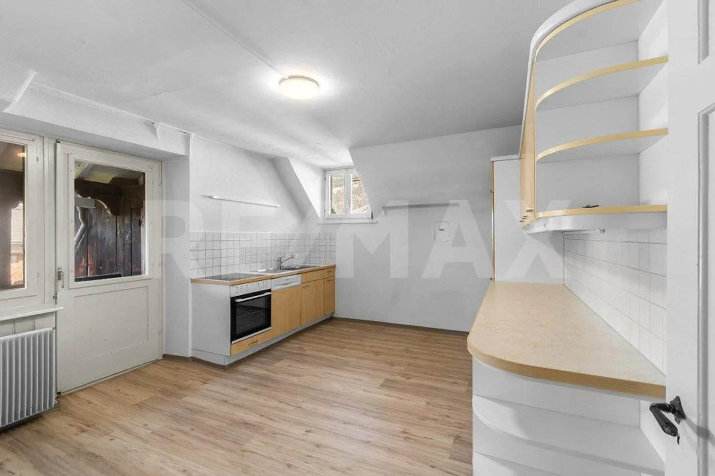 Maison historique à trois familles avec charme et potentiel - Photo 11 sur 13
