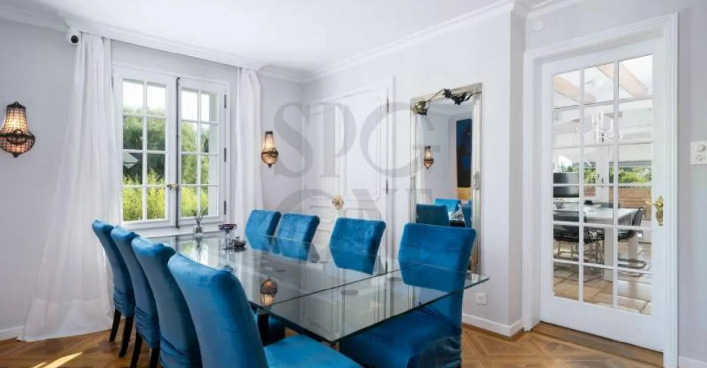 Elegant and spacious house, carefully renovated - Photo 2 of 8