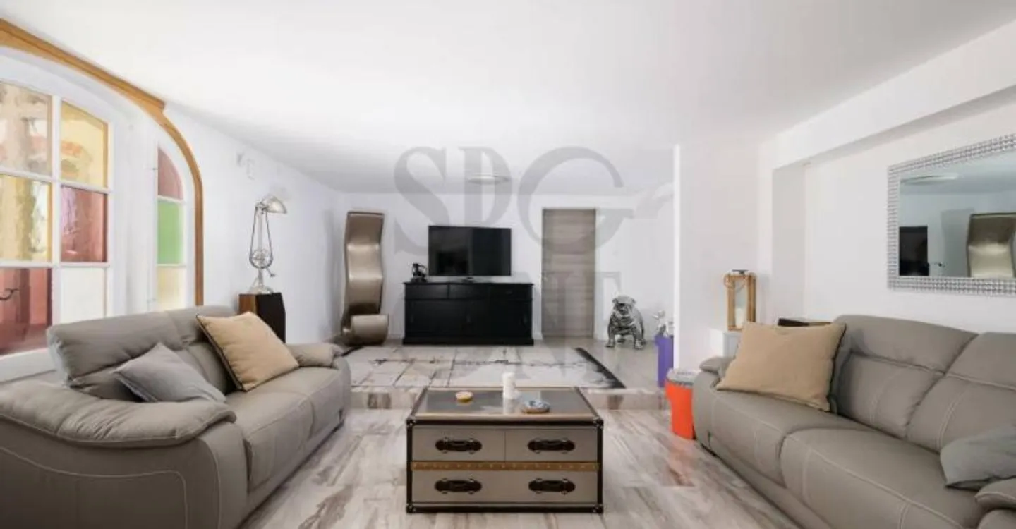 Elegant and spacious house, carefully renovated - Photo 3 of 8